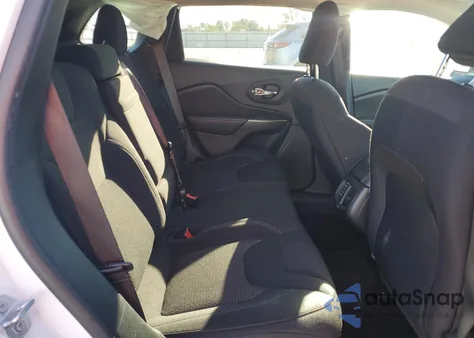 2019 Jeep Cherokee Latitude z USA, uszkodzony, nr VIN 1C4PJLCBXKD312638